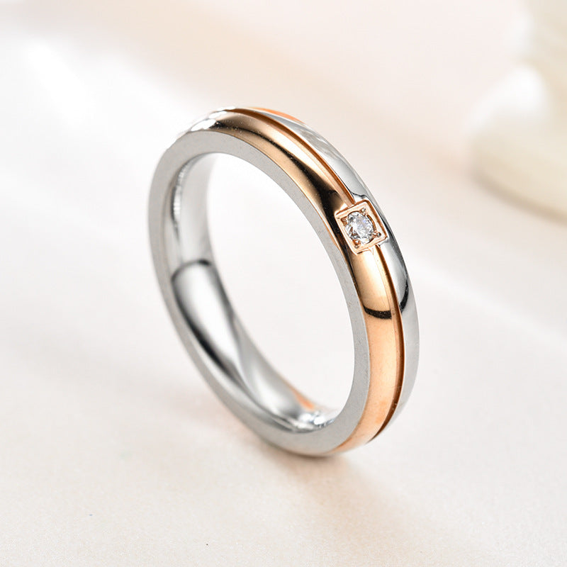 Anello Essential Glow – dettaglio indossato